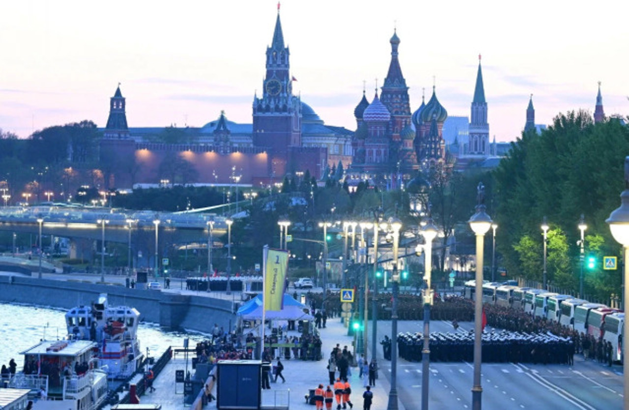Repetiția secretă a Paradei Victoriei de la Moscova, perturbată de o alertă aeriană: Soldații s-au retras în grabă