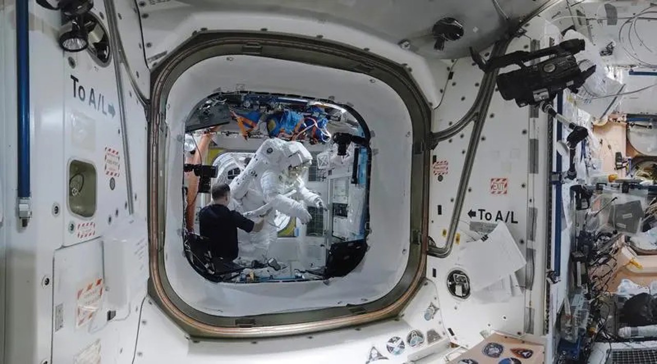 Patru astronauți din SUA, Japonia și Rusia, trimiși în spațiu într-o misiune științifică internațională