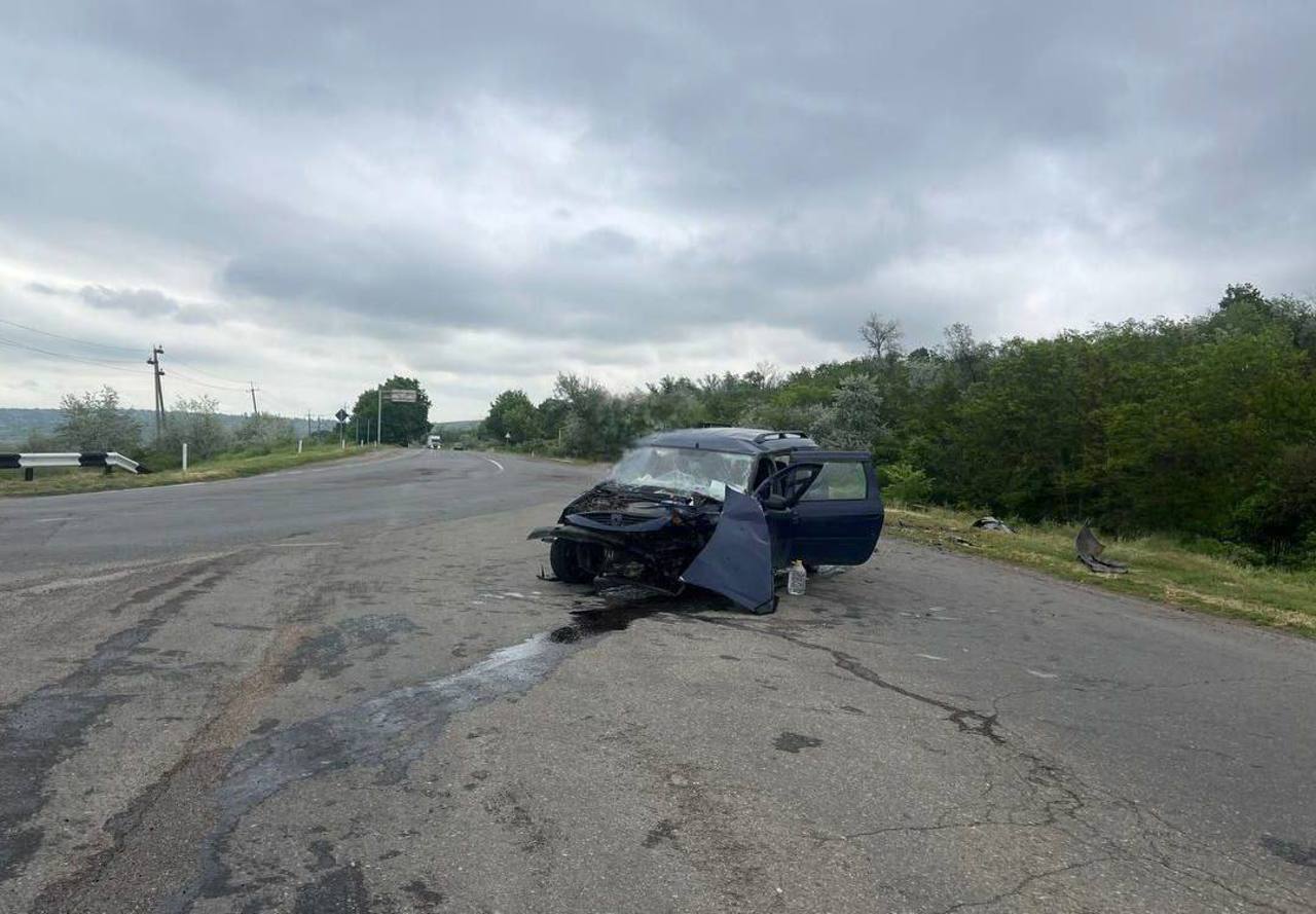 Accident la Căușeni // O pasageră de 39 de ani a decedat 