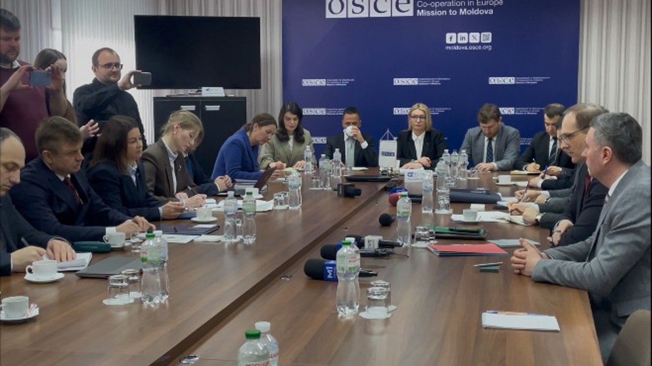 Переговоры в формате «1+1» возобновились после долгой паузы: Игнатьев предложил встречаться чаще