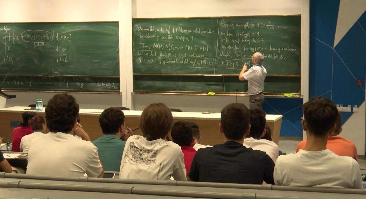 Matematicieni francezi de renume predau la Chișinău elevilor din R. Moldova și din alte cinci țări