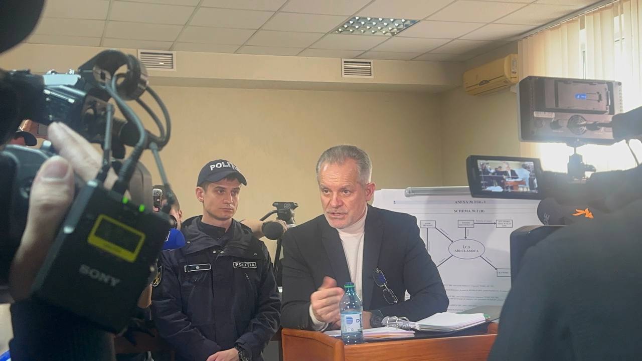 Приговор Владимиру Плахотнюку суд огласит 22 апреля