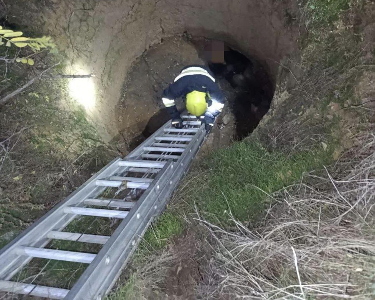 Intervenție de urgență la Căușeni: bărbat nevăzător, recuperat dintr-o groapă 