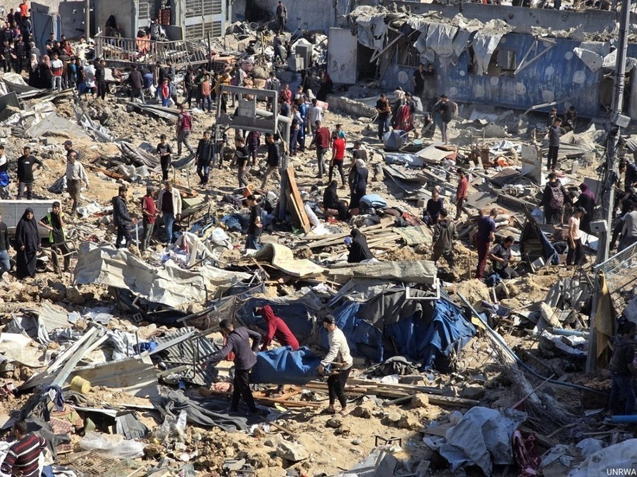 Reuters: В Газе 25 человек погибли в результате удара Израиля по школе