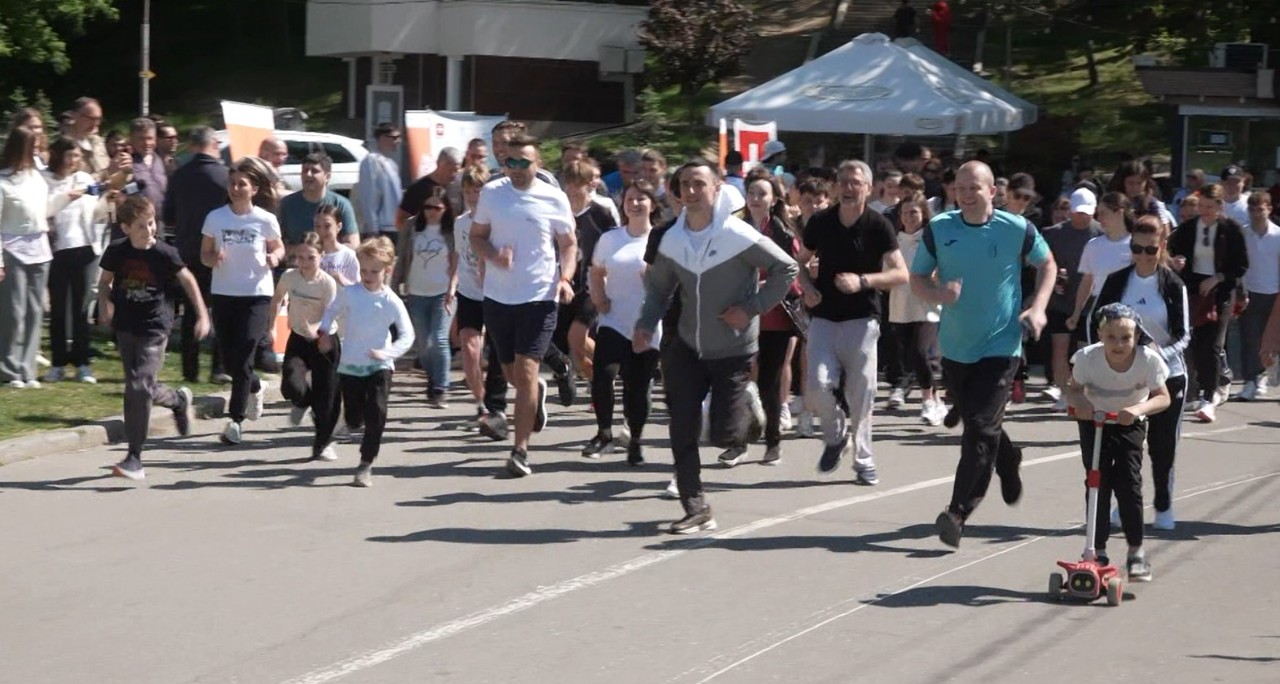Sportul poate reduce tensiunea arterială, mesajul a zeci de persoane care au participat la un maraton în capitală 