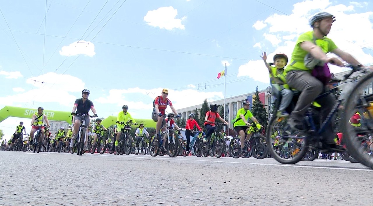 Iubitorii de ciclism, de toate vârstele, s-au reunit la VeloHora, ediția a treia 