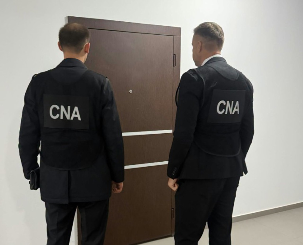 Mită pentru produse neconforme, la vamă: Doi inspectori ANSA de la Leușeni–Albița, bănuiți că luau bani pentru a efectua controale superficiale
