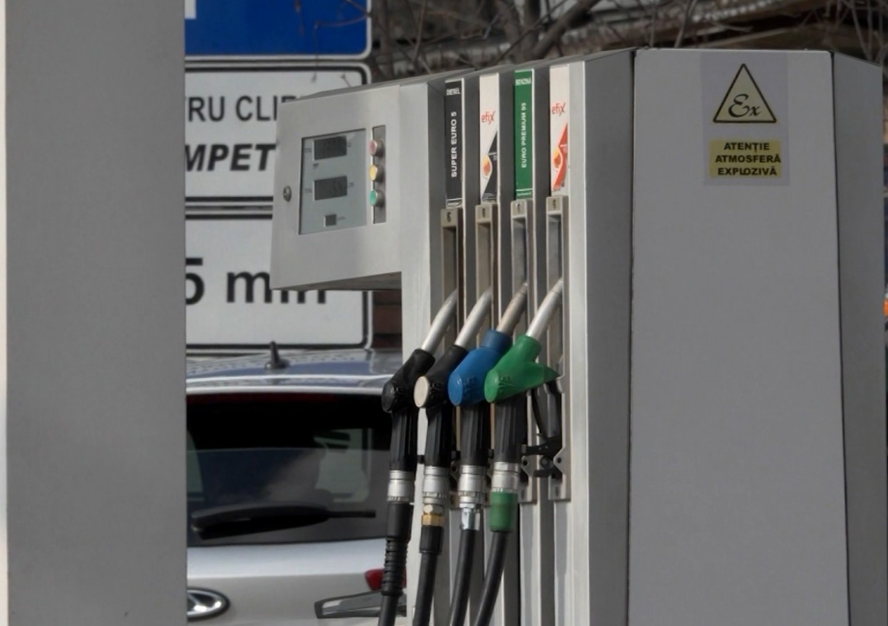 Șoferii vor plăti mai mult pentru motorină: Prețul se apropie de 33 de lei 