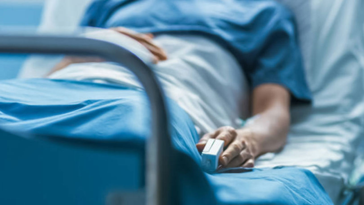 Deflagrație provocată de o instalație improvizată de gaz: un bărbat a ajuns la spital cu arsuri grave