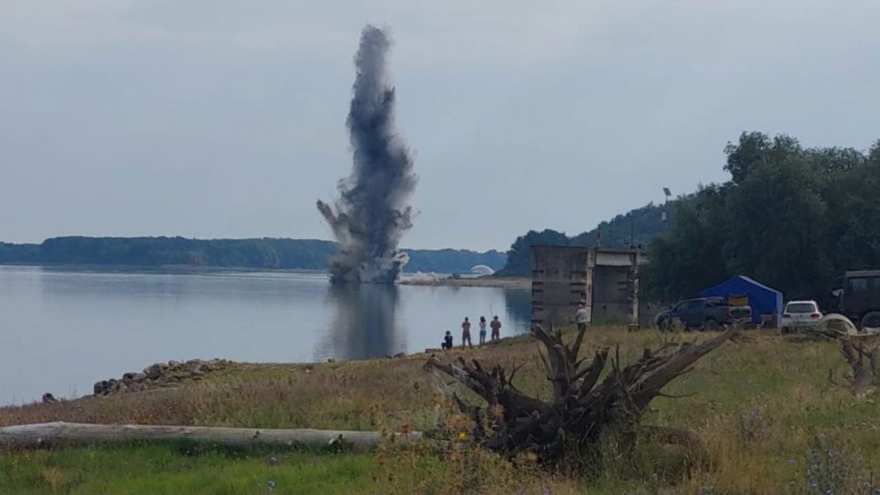 Военные Румынии взорвали скалу на Дунае, чтобы увеличить приток воды к АЭС «Чернаводэ»