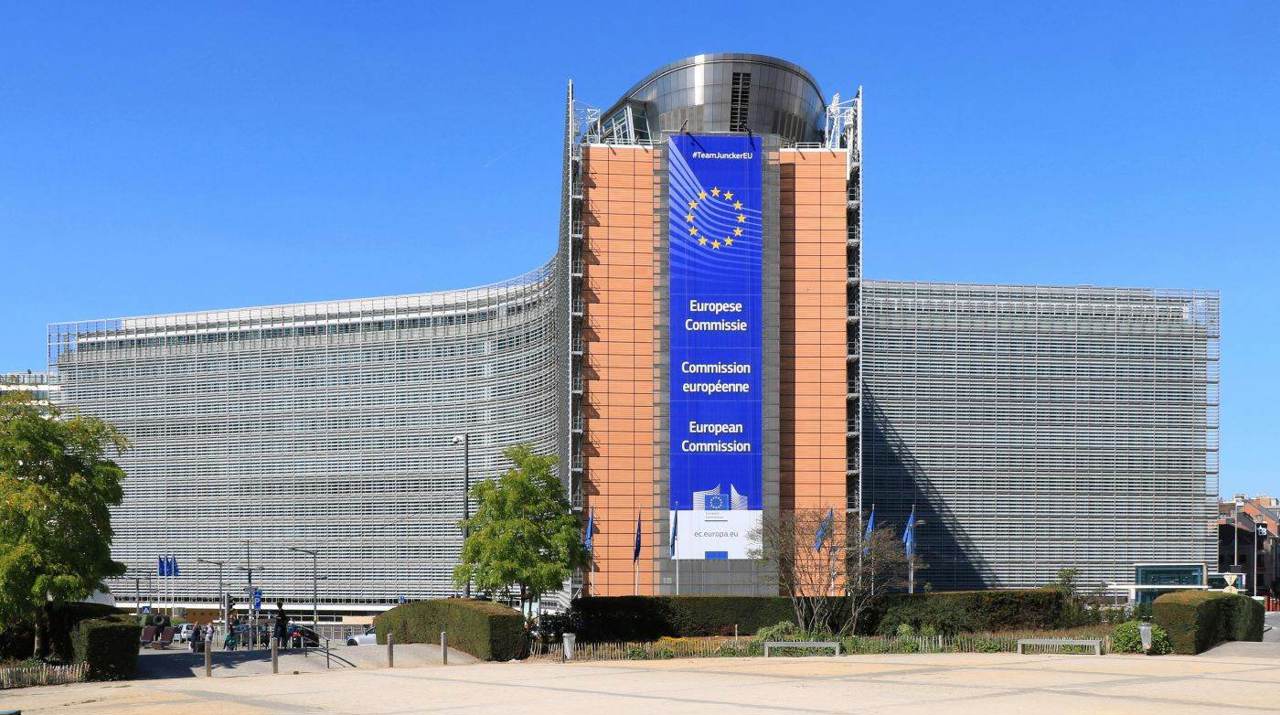 Comisia Europeană a deblocat 2.9 miliarde de euro drept sprijin financiar pentru Ucraina