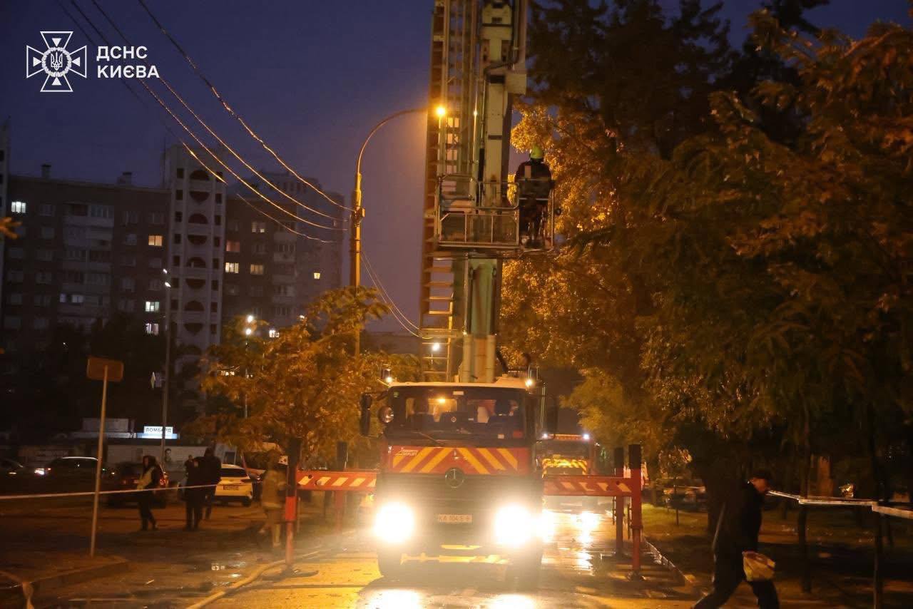 Rachete și drone au lovit capitala ucraineană și regiunea Zaporojie: civili morți, răniți și incendii de proporții