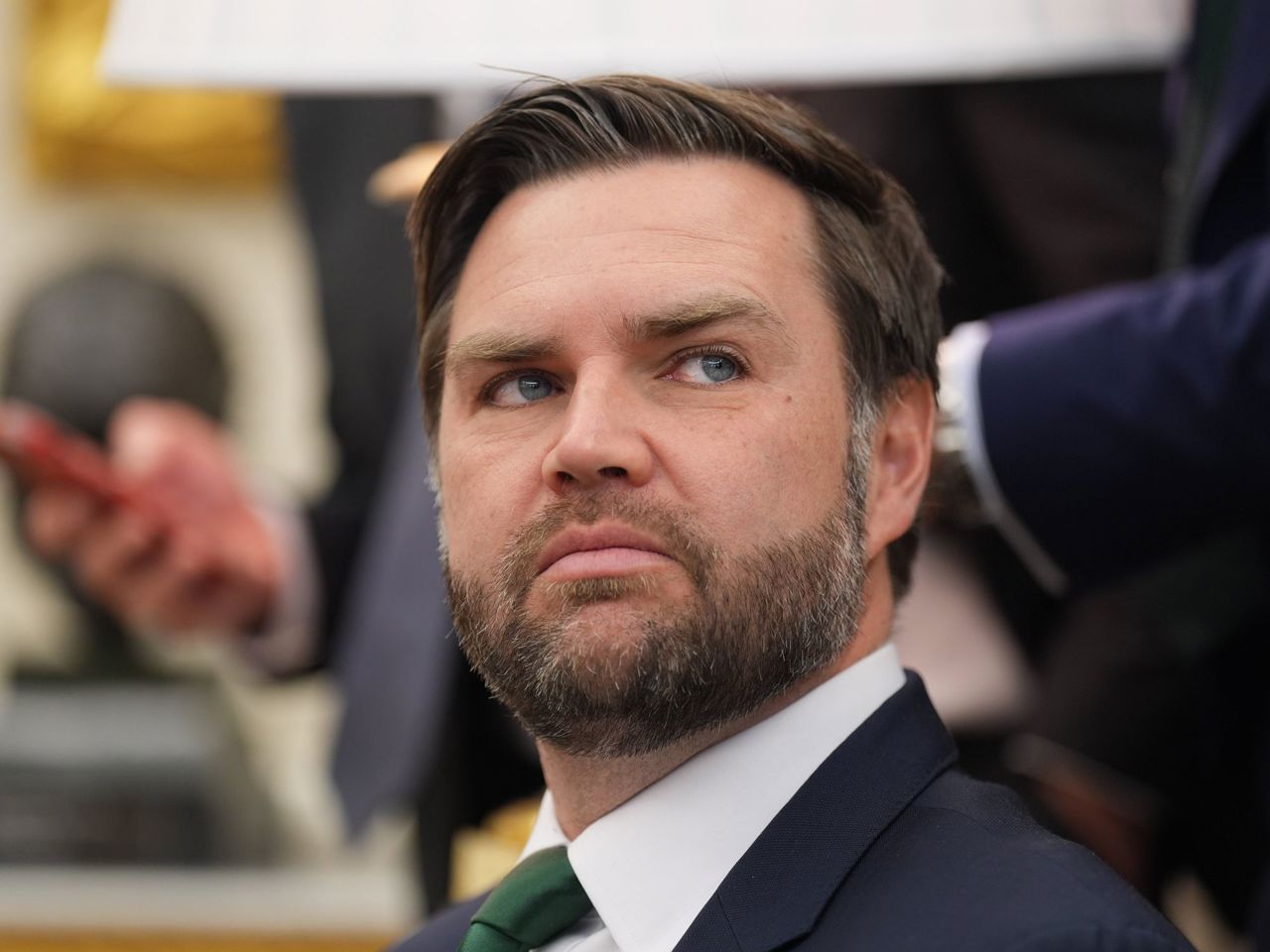 Un obuz de artilerie a explodat deasupra cortegiului vicepreședintelui SUA