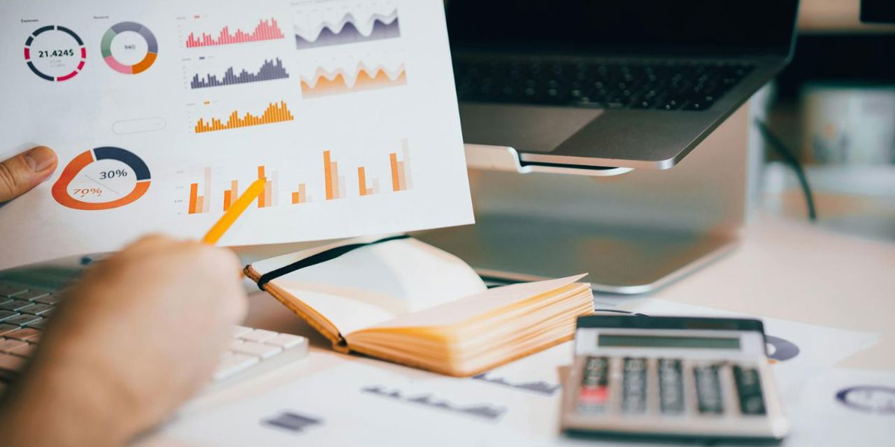 Bani pentru proiecte dedicate tinerilor: 33 de organizații au obținut finanțare în cadrul unui program de granturi