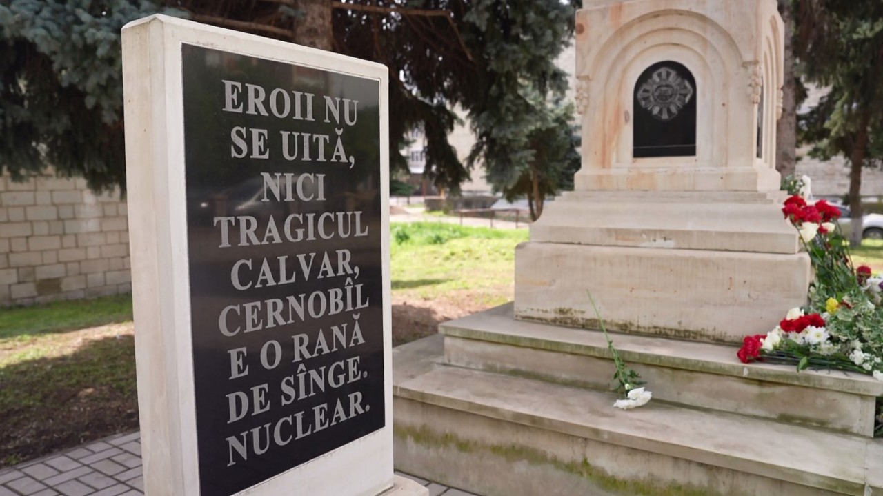 La Soroca au fost comemorate victimele avariei de la Cernobîl. Amintirile participaților la lichidarea consecințelor