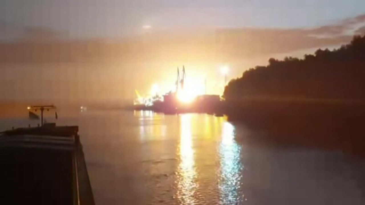 Viața la câțiva pași de război: Locuitorii din Tulcea, deși trăiesc cu frică, încep să se obișnuiască cu vuietul sirenelor și șuieratul dronelor