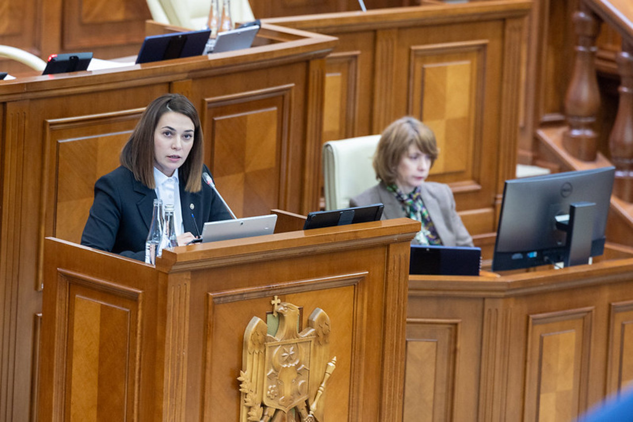 Ludmila Catlabuga rămâne la Minister: Moțiunea inițiată de opoziție nu a trecut