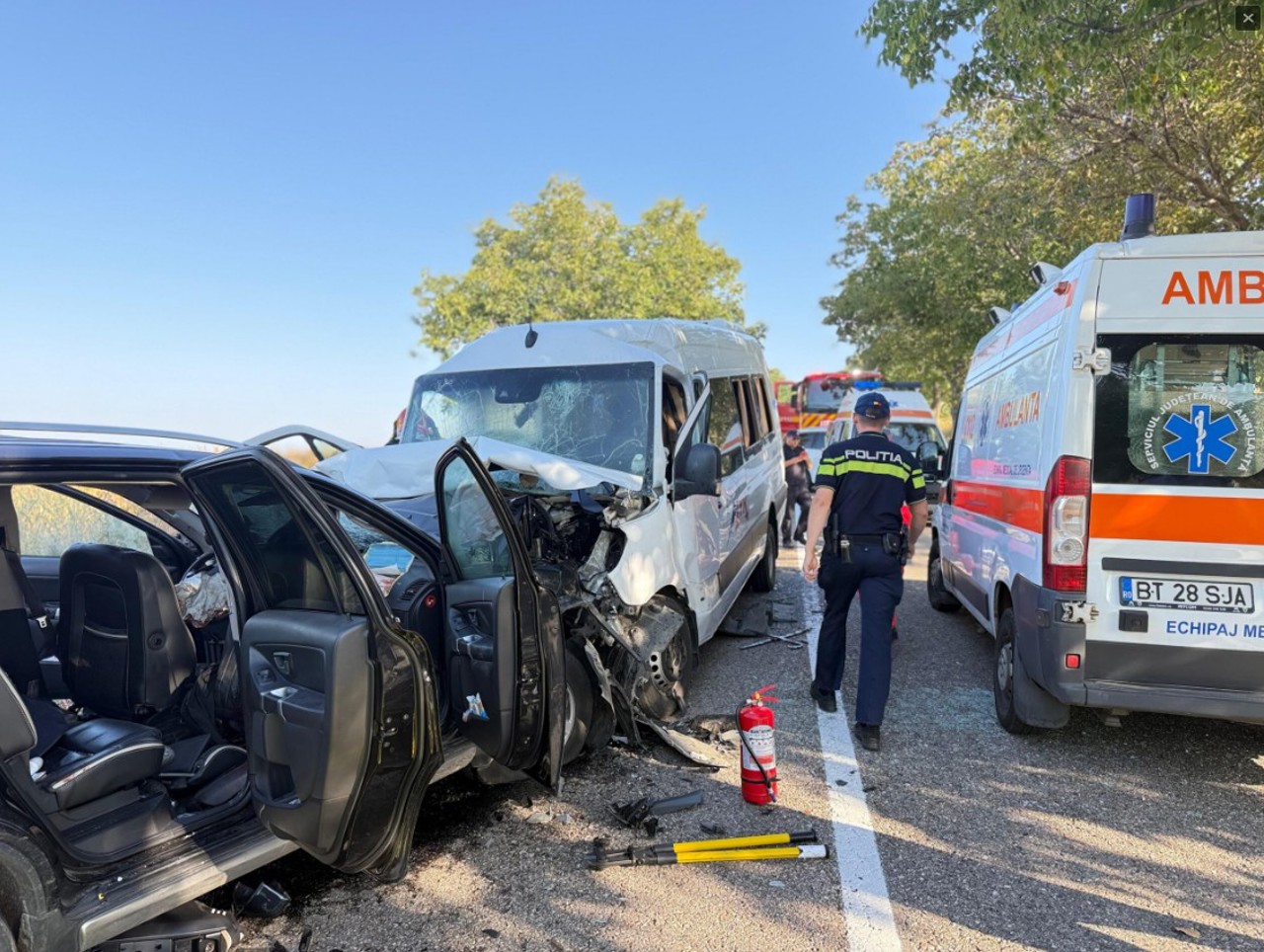 Three Moldovan citizens die in Romania after minibus was hit by car