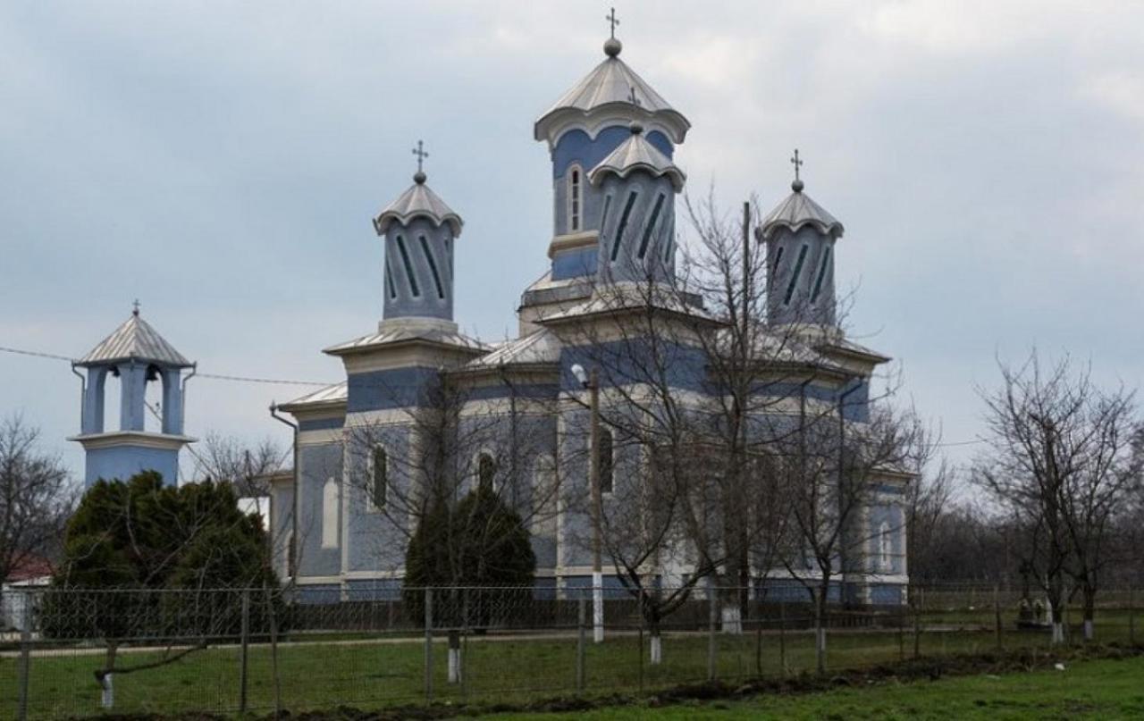 Biserica din satul Răuțel trece la Mitropolia Basarabiei. Decizia a provocat controverse în comunitate