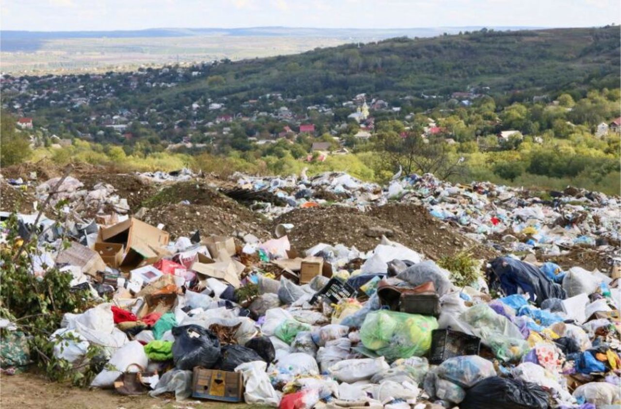 Localnicii din Anenii Noi se opun construcției unui centru de management al deșeurilor în zonă: „Nu vrem să fim șoareci pentru experimente”