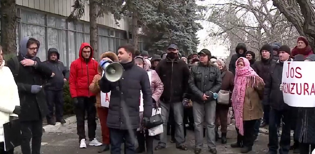 Protest in front of Moldova 1. The reaction of the "Teleradio-Moldova" Company’s leadership