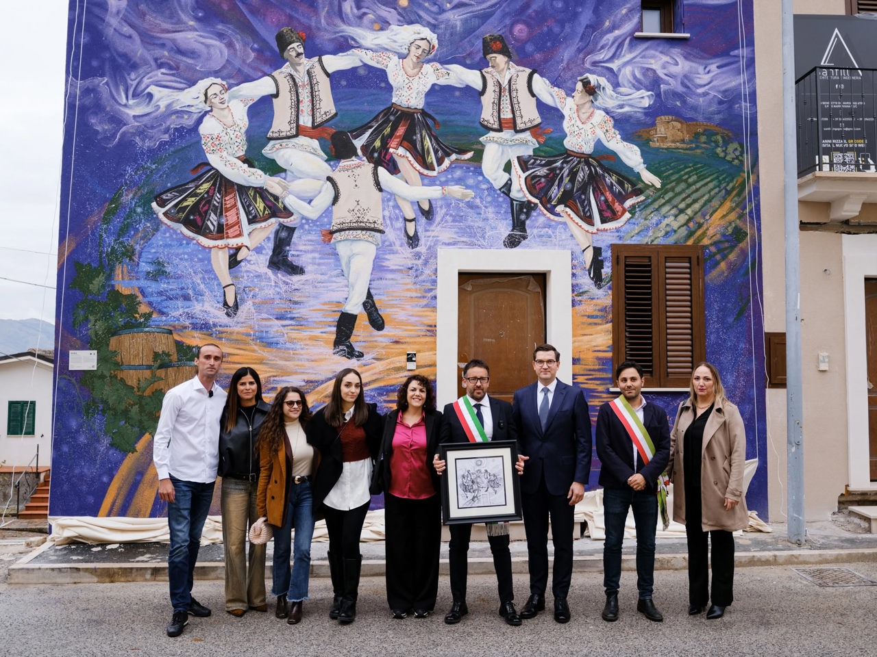 Moldovan *Hora* dance celebrated in Italy; mural unveiled at Borgo Universo museum