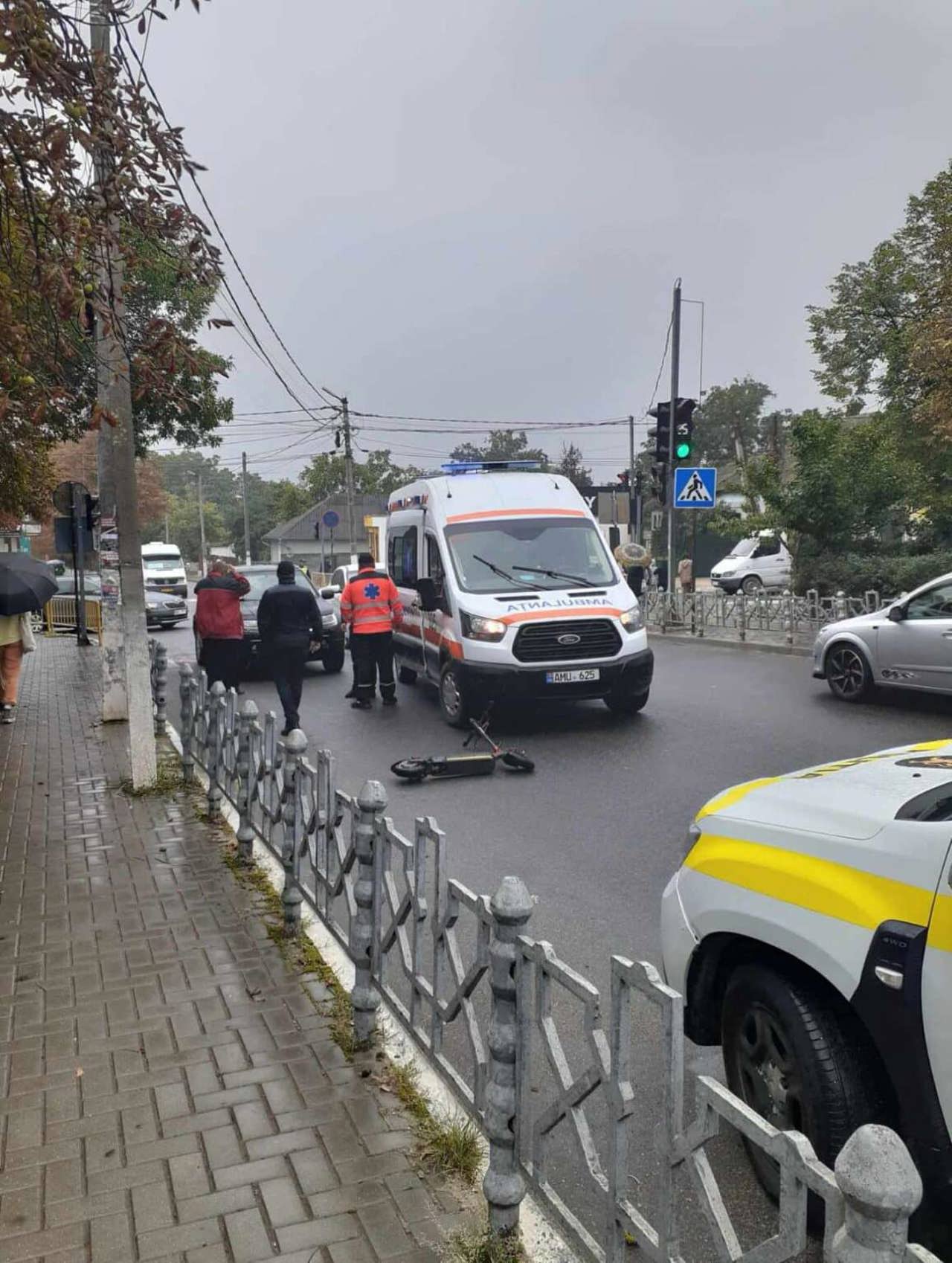 Accident la Florești: O adolescentă de 14 ani a ajuns la spital, după ce a fost lovită de o mașină