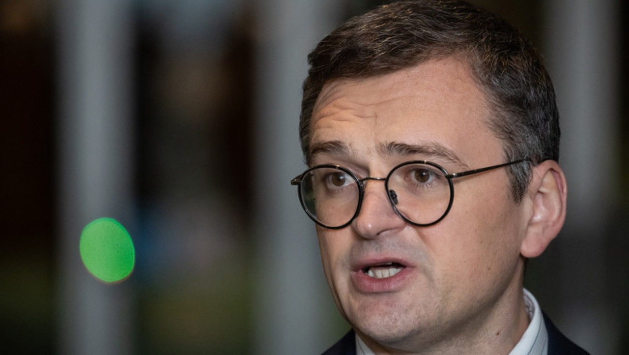 Șeful diplomației ucrainene îndeamnă Occidentul  la „o aprovizionare fără restricții și la timp cu arme și muniții”