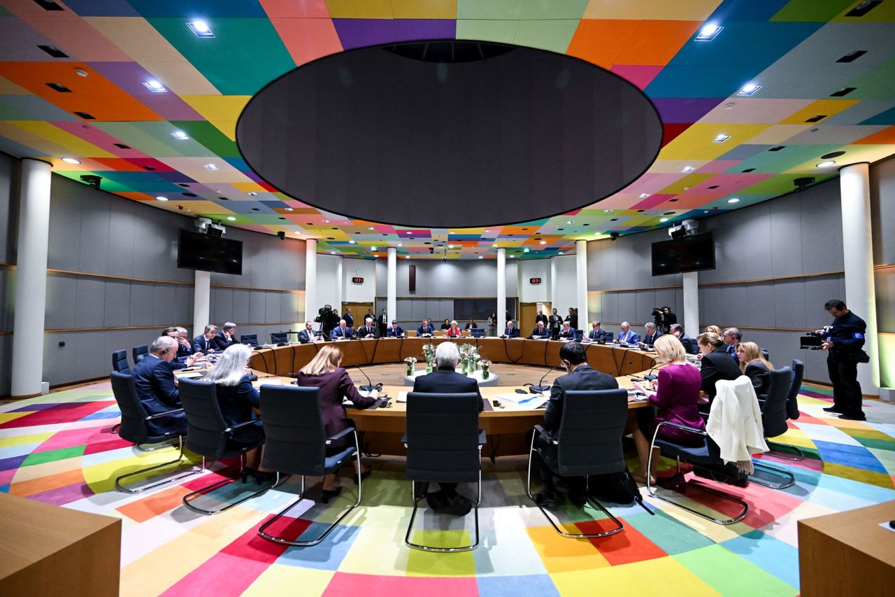 Corespondență Dan Alexe | Summit UE de urgență: în fața lui Trump, cei 27 se confruntă cu interesele lor divergente