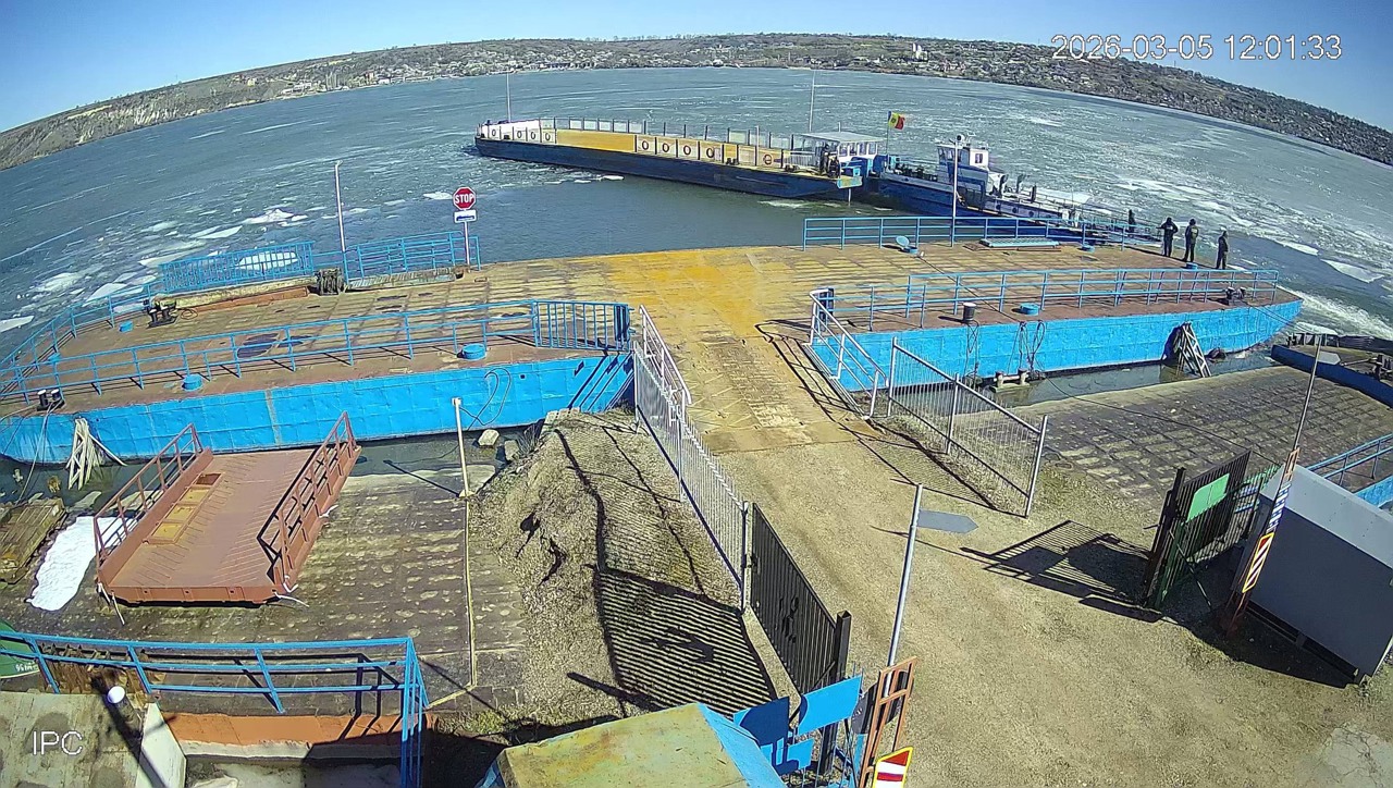 Circulația bacului de la Molovata a fost reluată, după aproape două luni de suspendare