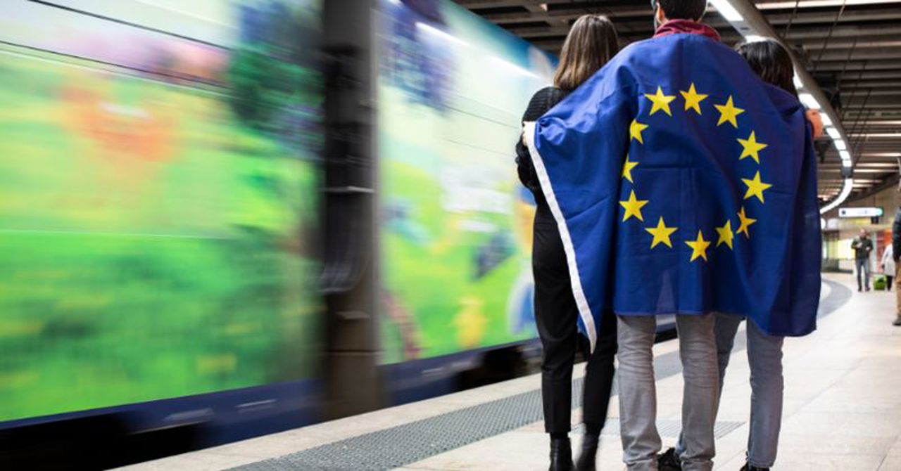 Eurobarometru: Încrederea în UE a atins cel mai înalt nivel din ultimii 18 ani