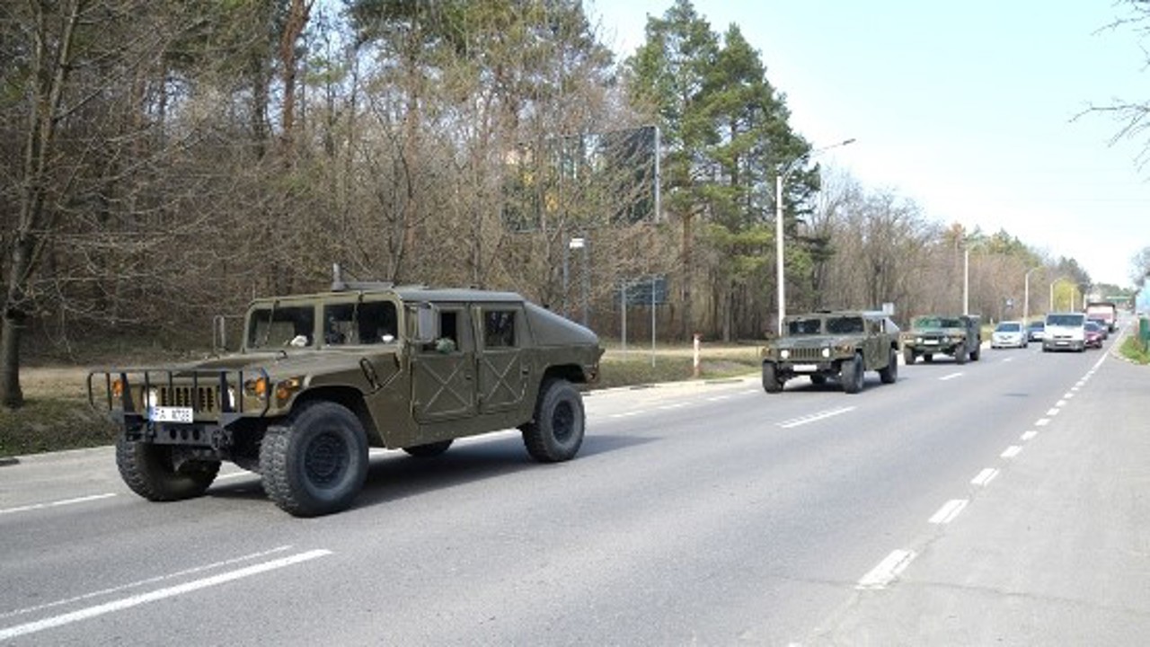 Граждан Молдовы предупреждают о перемещениях военной техники по дорогам из-за учений