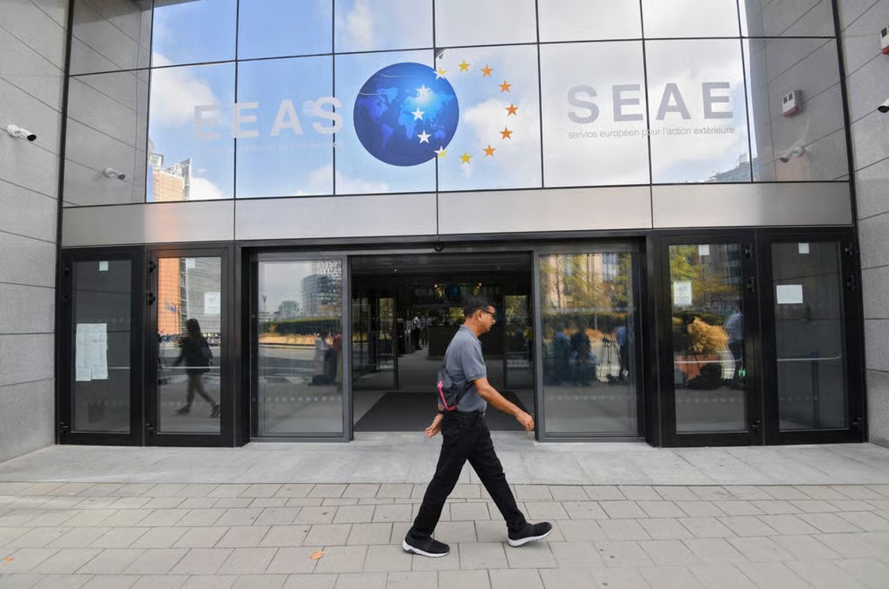 Suspiciuni de fraudă la Academia Diplomatică a UE. Federica Mogherini ar fi fost reținută 