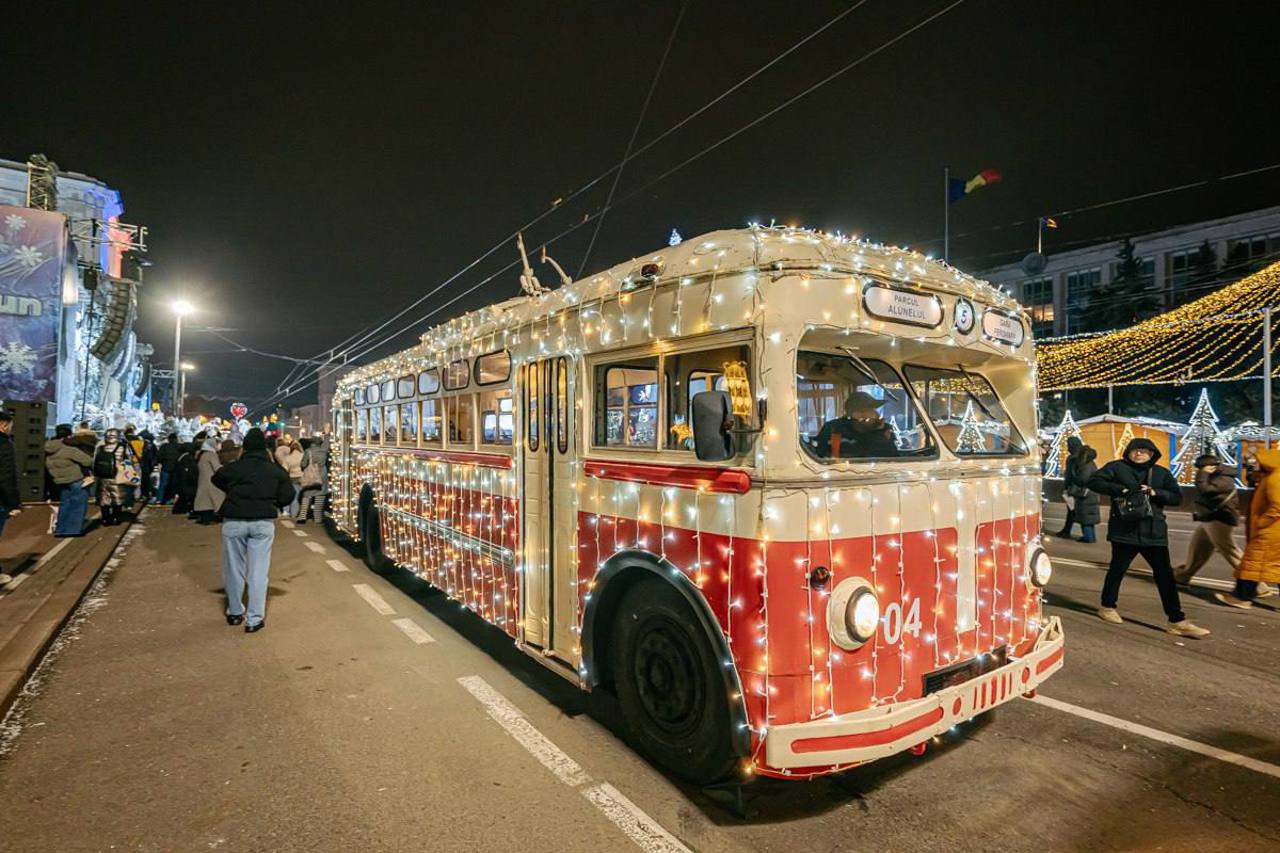 Circulația transportului public în centrul capitalei, sistată de Revelion. Program extins pentru mai multe rute, până la ora 02:00 