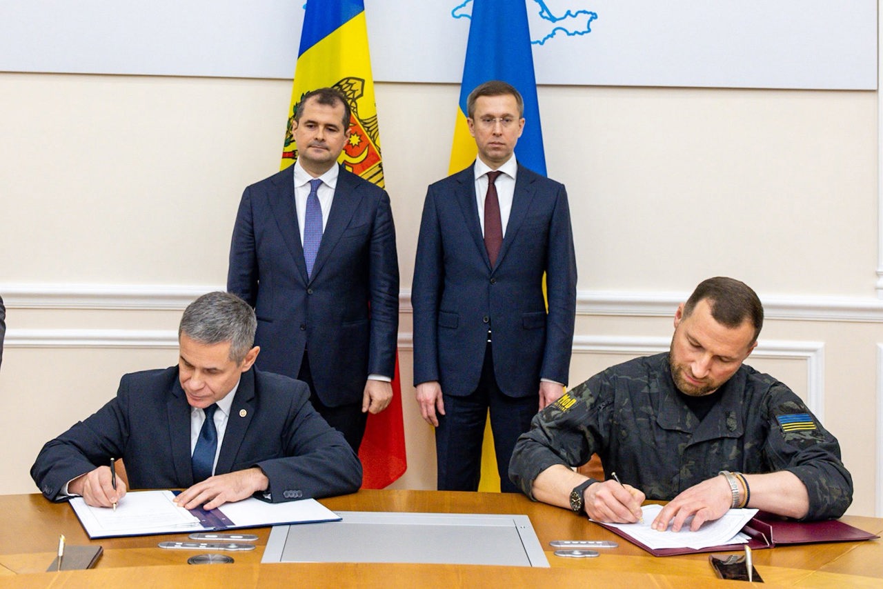 Republica Moldova și Ucraina își consolidează cooperarea în domeniul apărării. Cele două țări au semnat un acord