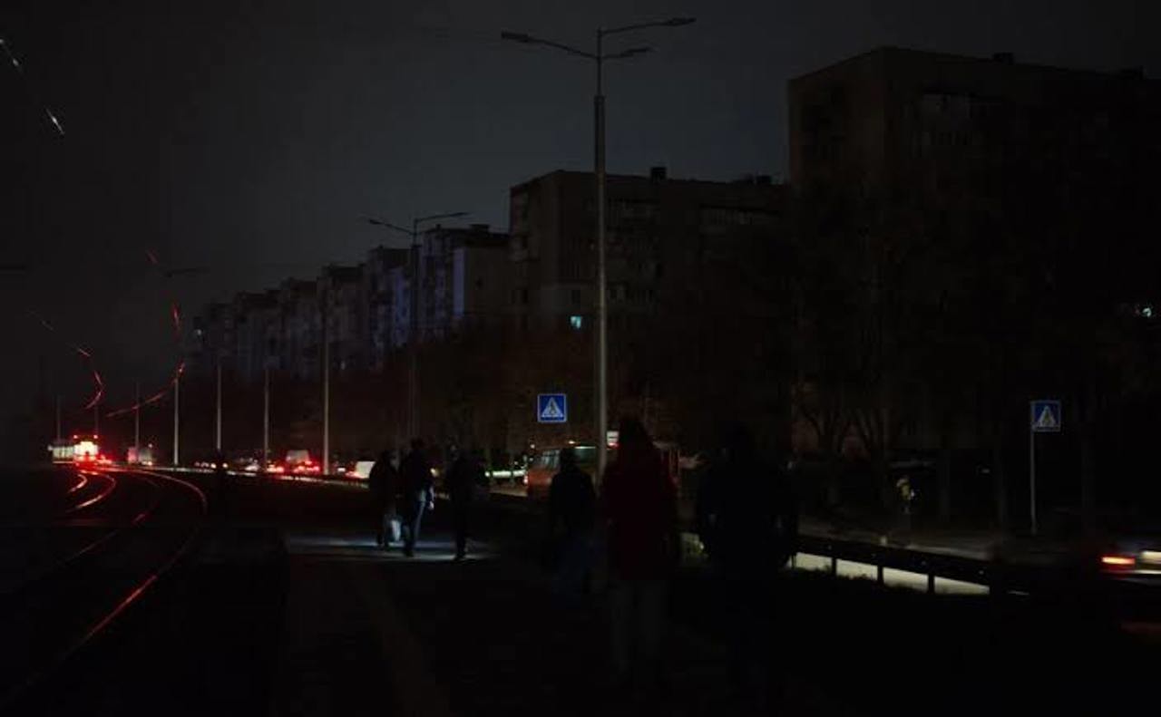 Масштабный блэкаут в Крыму: без света остались города по всему полуострову