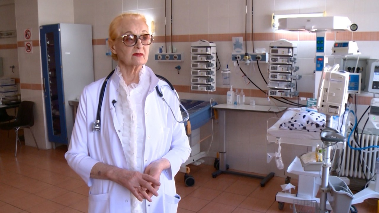 Eva Gudumac, chirurgul pediatru care de peste șase decenii salvează viețile copiilor  