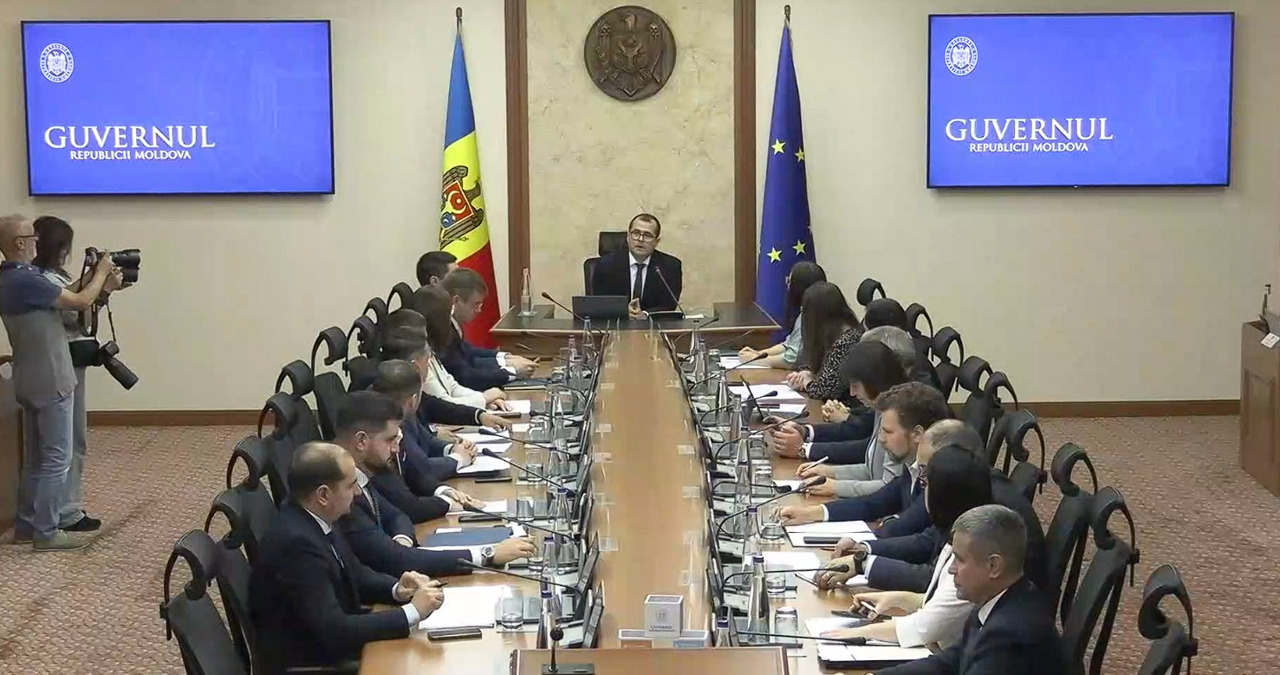 Rectificări bugetare: R. Moldova va cheltui mai mult pentru compensații, infrastructură și plăți pentru bugetari. Deficitul ajunge la 23 de miliarde de lei