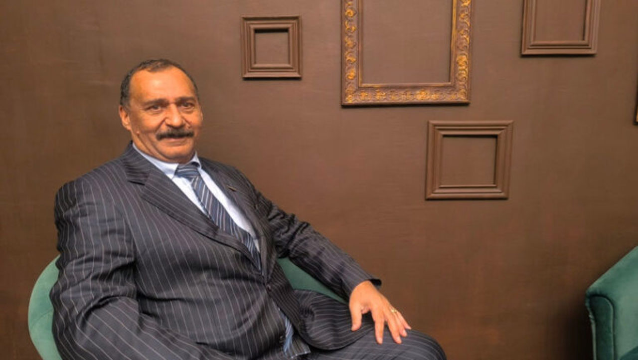 Comunitatea romă din Republica Moldova și-a ales un nou baron. Cine este Robert Cerari