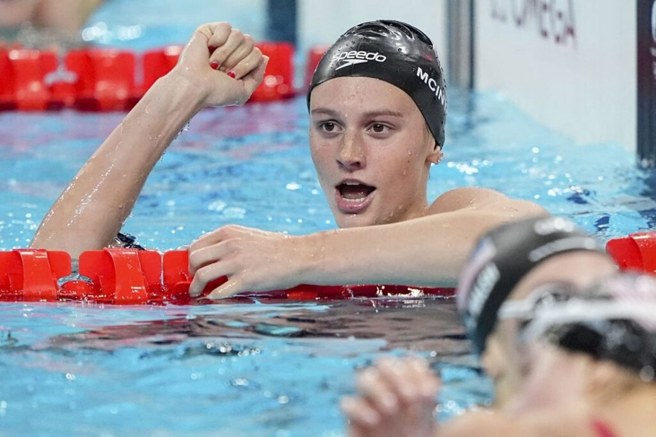 Summer McIntosh a doborât cel mai vechi record mondial din natația feminină
