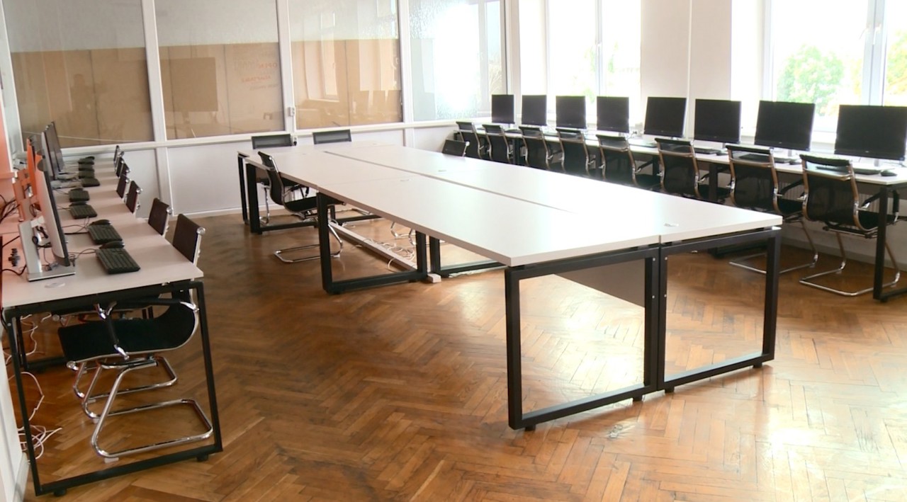 Peste 120 de instituții de învățământ din R. Moldova își vor procura echipamente și mobilier nou: Granturi, oferite de MEC