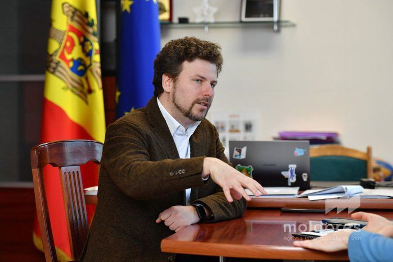 Șase miliarde de lei pentru educație: Guvernul promite școli modernizate, manuale noi și salarii mai mari pentru profesori