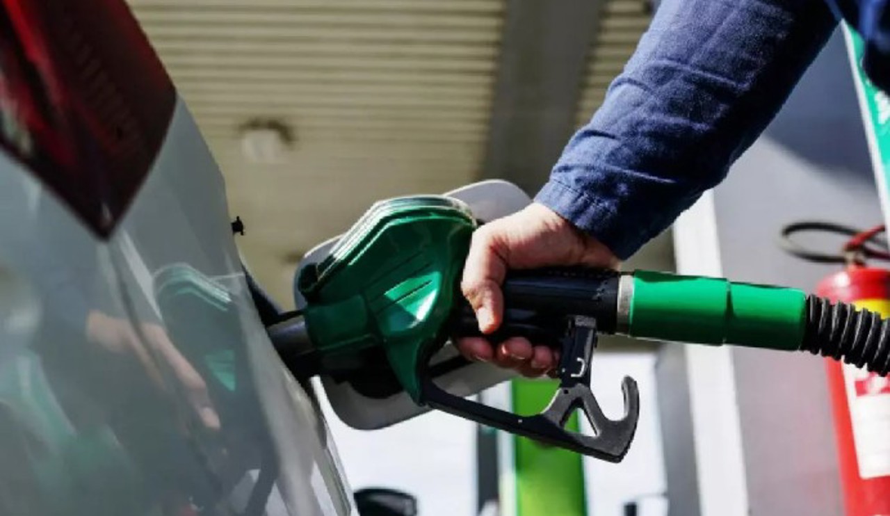 Benzina și motorina se scumpesc și pe 1 aprilie