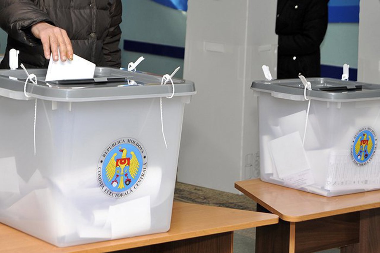 Locuitorii din Iliciovca, raionul Florești, își aleg primarul: Vezi prezența la vot 