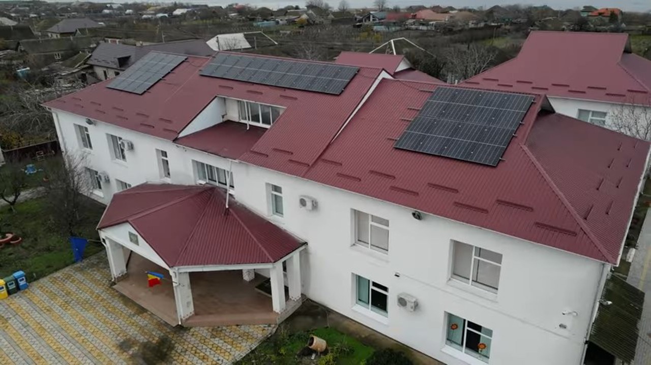 Consum ridicat, factură zero: Grădiniță din Pașcani – model de eficiență energetică, cu economii de 140 de mii de lei