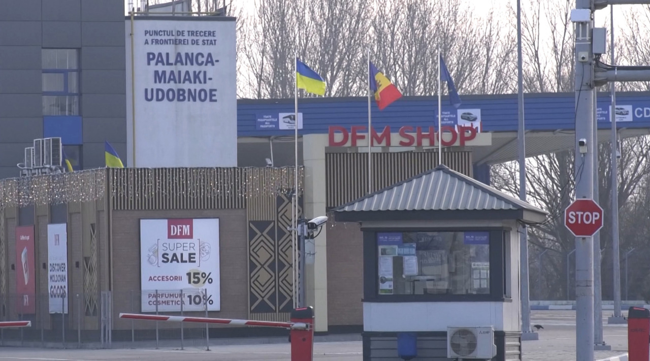 În sunetul dronelor: localnicii din Palanca trăiesc cu războiul aproape