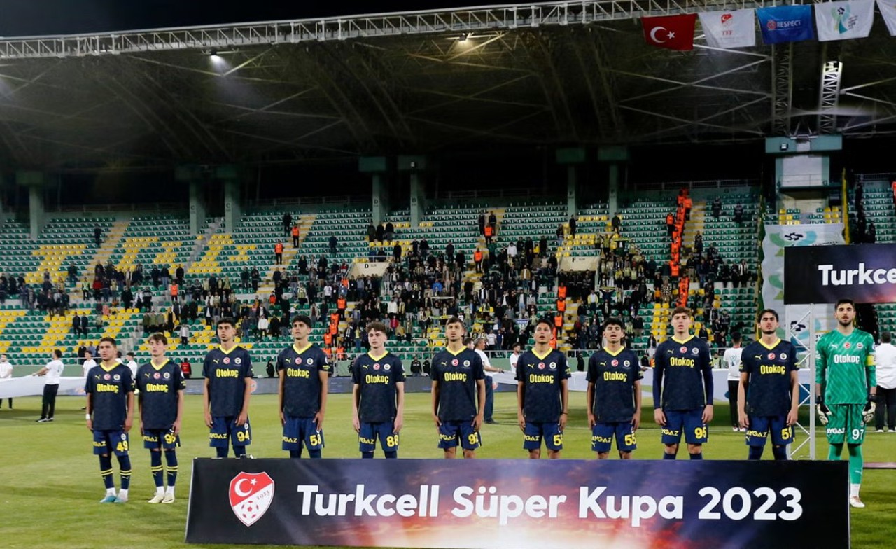 Gest fără precedent în Supercupa Turciei! Meciul dintre campioana și deținătoarea Cupei a durat un singur minut