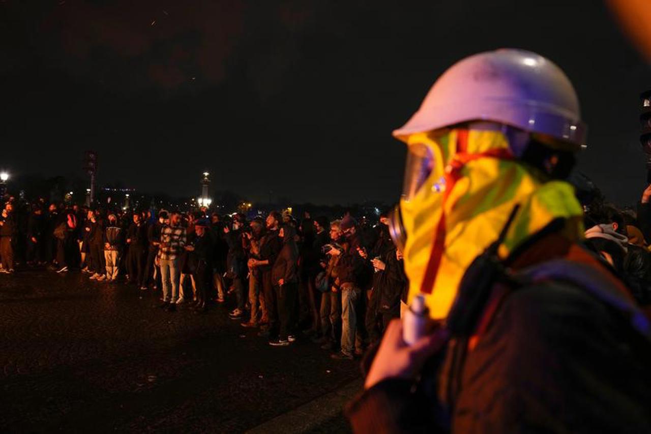 Новые протесты во Франции: Повышение пенсионного возраста выводит на улицы сотни тысяч французов