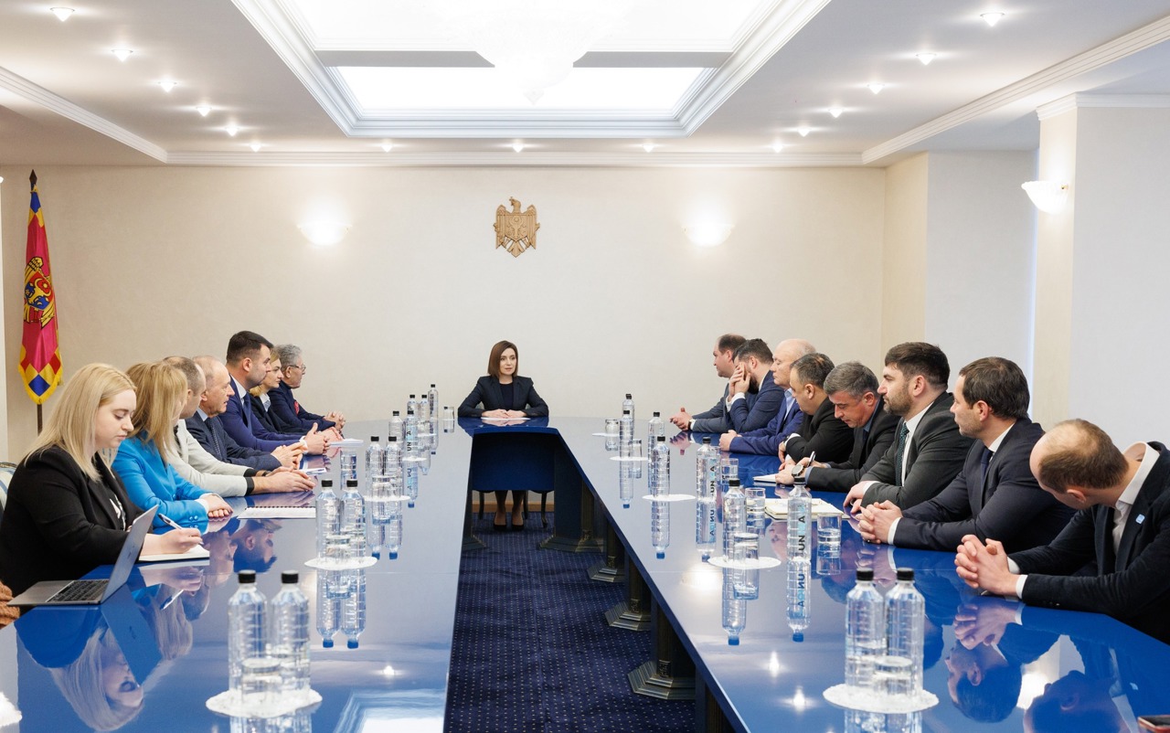 Consultations at the Presidency // Maia Sandu urges the representatives of the political parties to support the accession of the Republic of Moldova to the EU