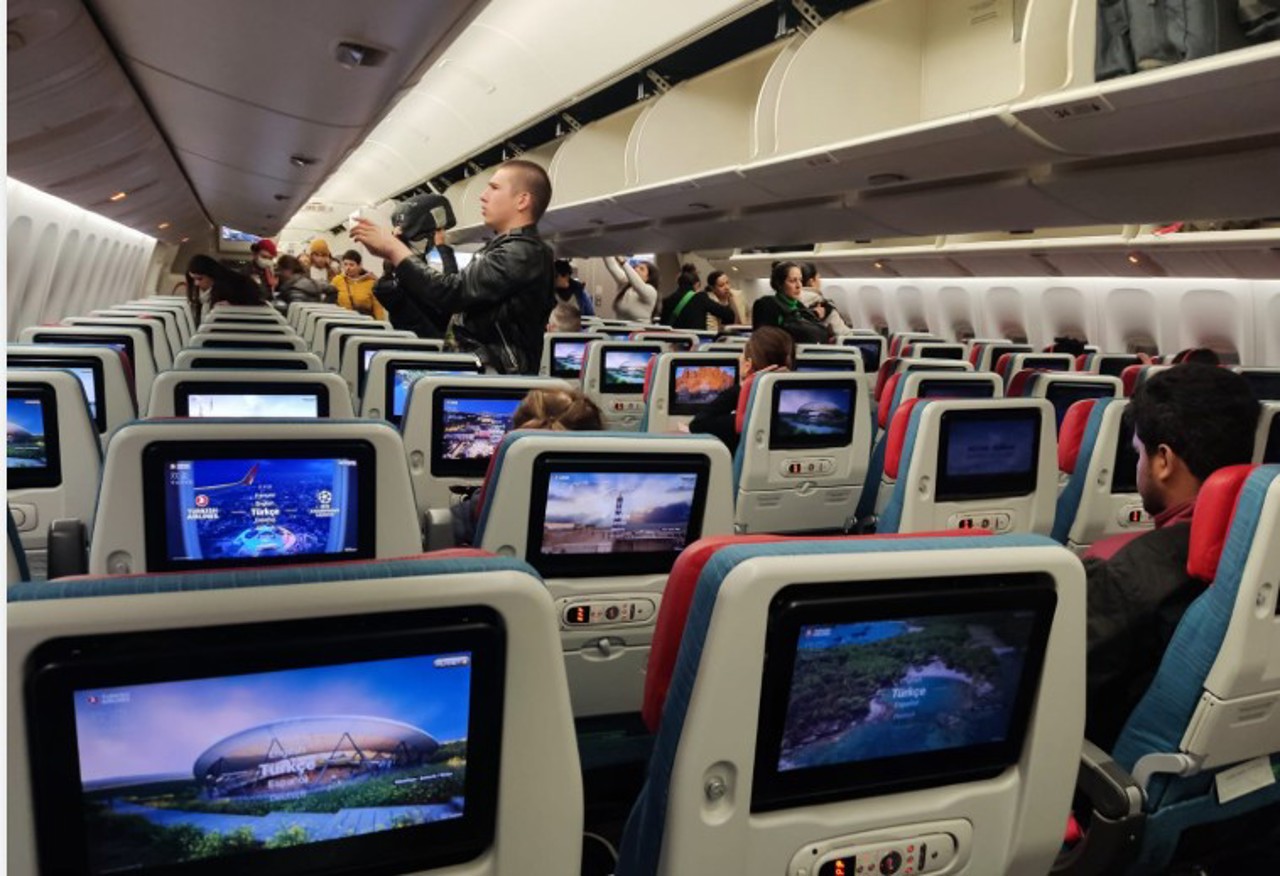 Noi reguli pentru turiștii care zboară în Turcia: Amenzi de 65 de euro pentru indisciplina în avion 